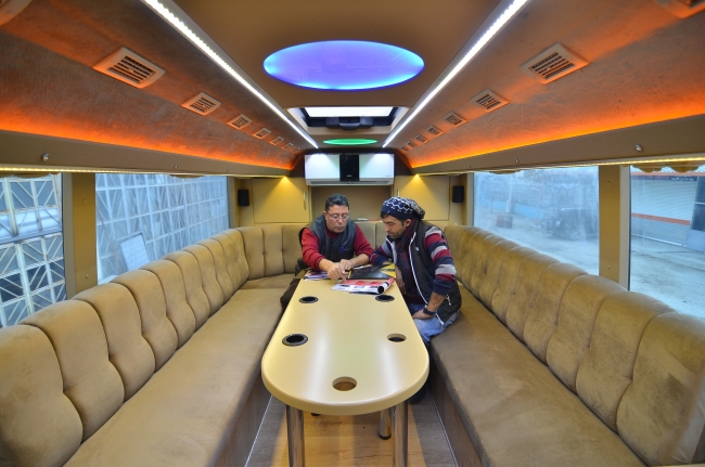 Araçları "yürüyen ofis" gibi dizayn ediyorlar